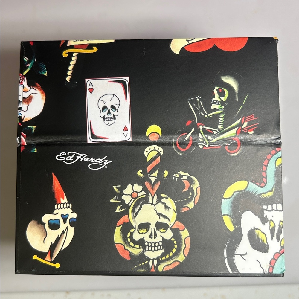 Ed Hardy Red & Black Skull Watch (Unisex) - Picture 8 of 14